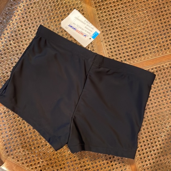 NWT Boys beach swim trunks - Picture 2 of 3